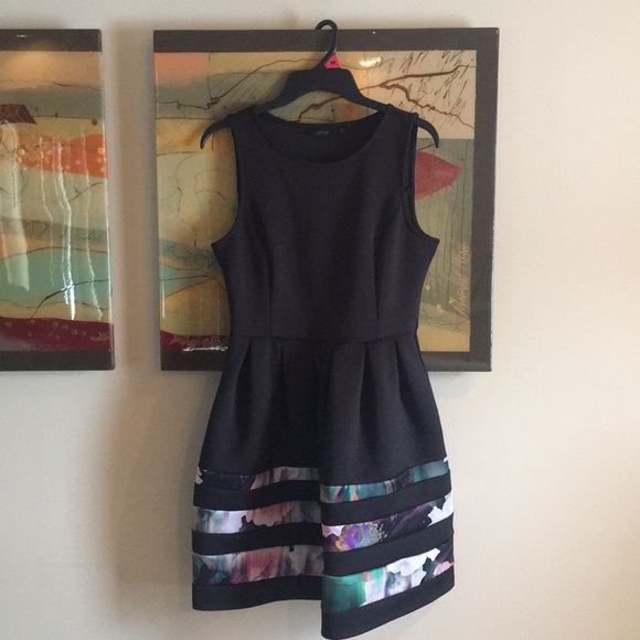 🎉Host Pick🎉Beautiful Fit & Flare Skater Dress🎊 - Picture 2 of 3